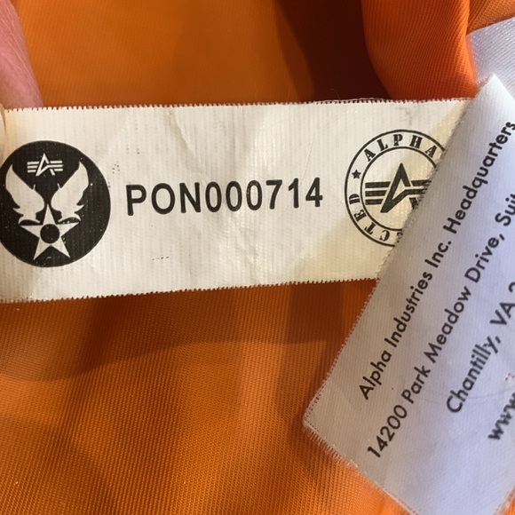 Alpha Industries Bomber with arm tag - Picture 11 of 12